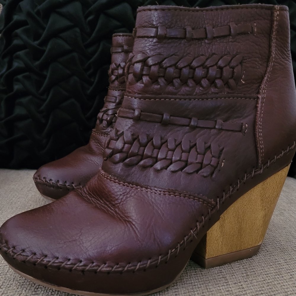 LOBO SOLO GENUINE SOFT LEATHER BOOTIES